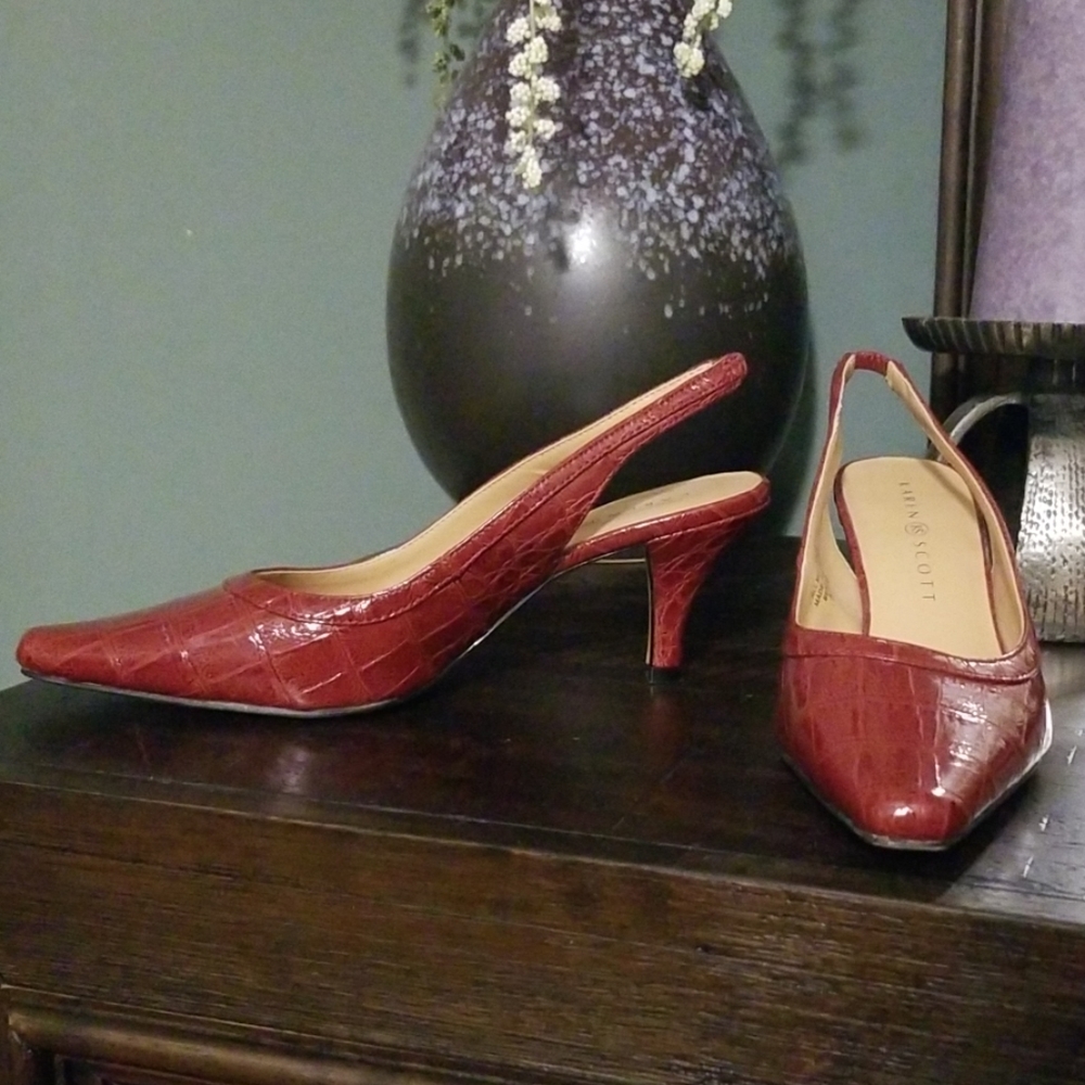 Red alligator print sling back heels